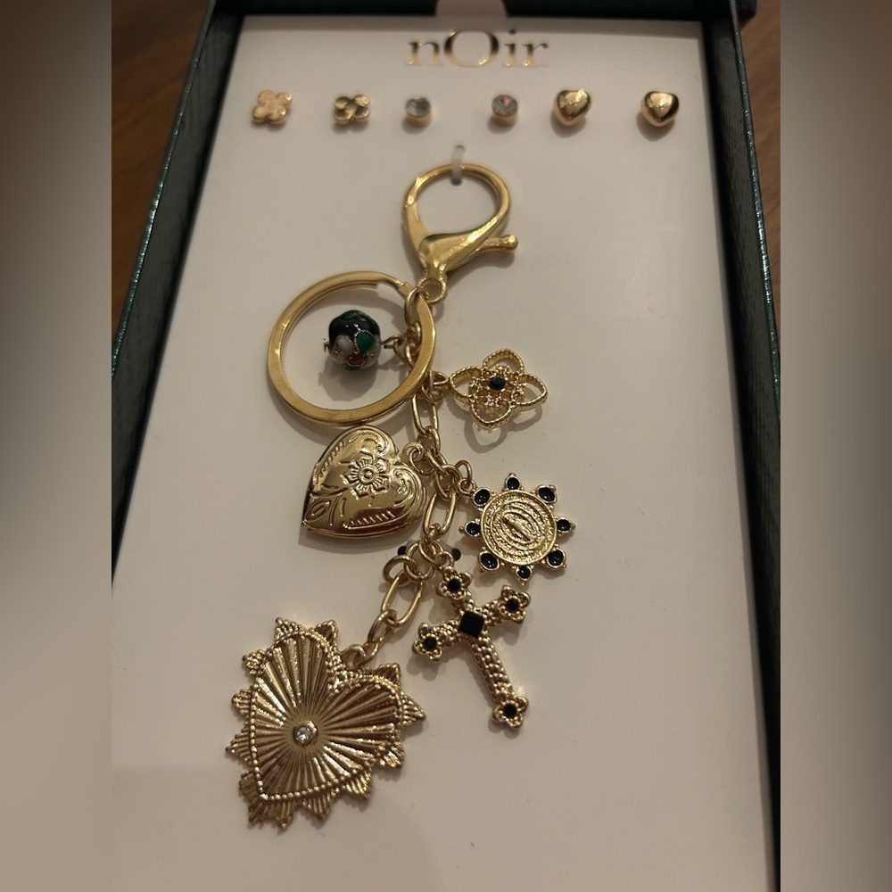 nOir Jewelry Gold Tone Charm Keychain & Stud Earring Set Boxed Gift NWT - Picture 3 of 6